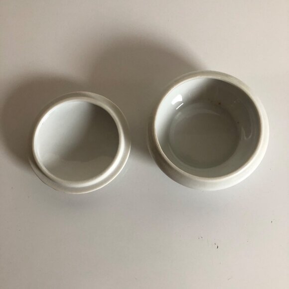 Vintage Floral Ceramic Round Dresser Trinket Box With Lid Made In Japan - Picture 3 of 6